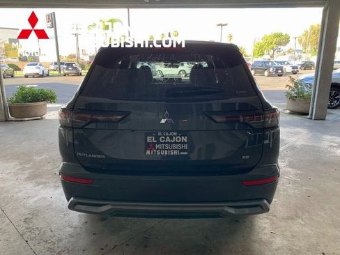 New 2026 Mitsubishi Outlander SE image 4