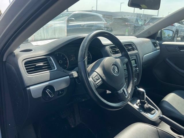 Used 2014 Volkswagen Jetta SE FWD image 9