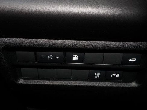 New 2025 Mitsubishi Outlander SE image 28