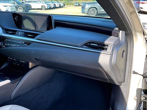 Used 2019 Lexus ES 350 image 18