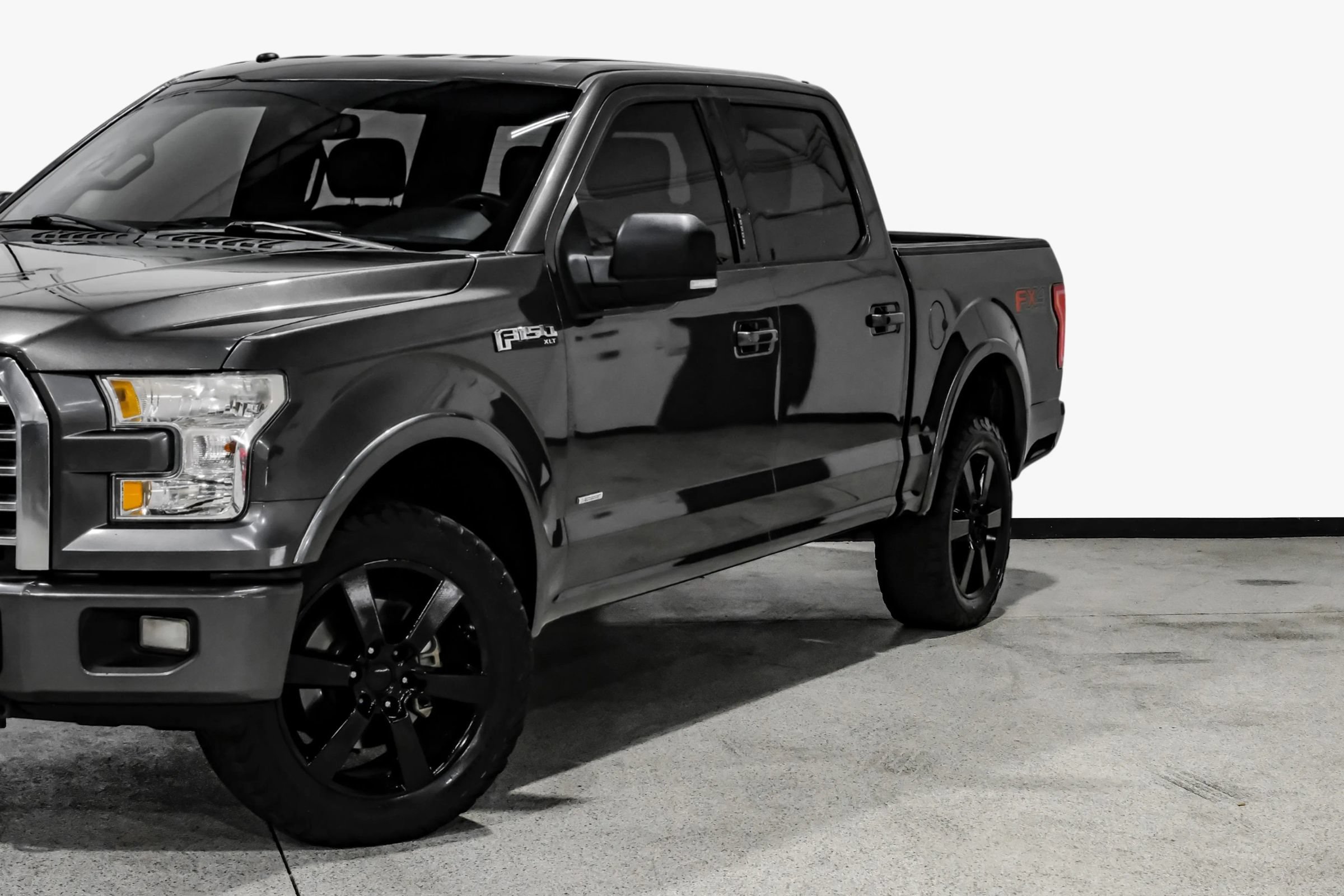 Used 2017 Ford F150 XLT w/ Equipment Group 302A Luxury AWD/4WD image 13
