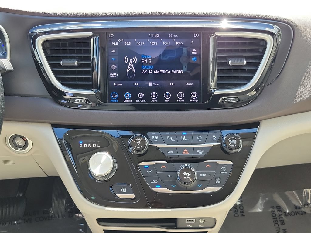 Used 2020 Chrysler Pacifica Touring-L w/ Advanced Safetytec Group FWD image 13