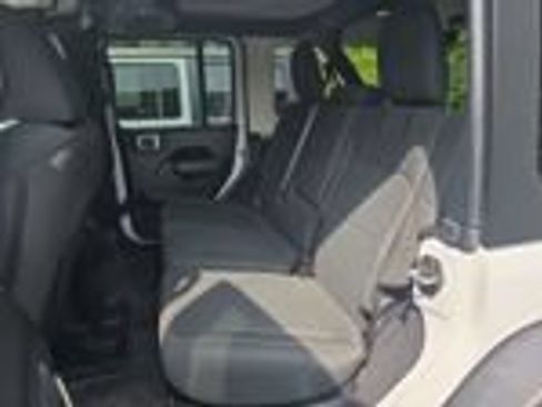 Used 2024 Jeep Wrangler Unlimited AWD/4WD image 22