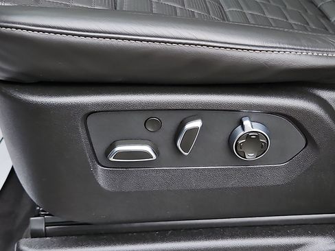 Certified 2024 Cadillac Escalade Sport Platinum w/ LPO, ONYX Package image 29