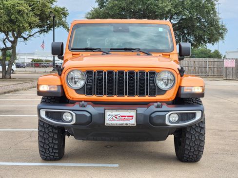 Used 2025 Jeep Gladiator Sport AWD/4WD image 7