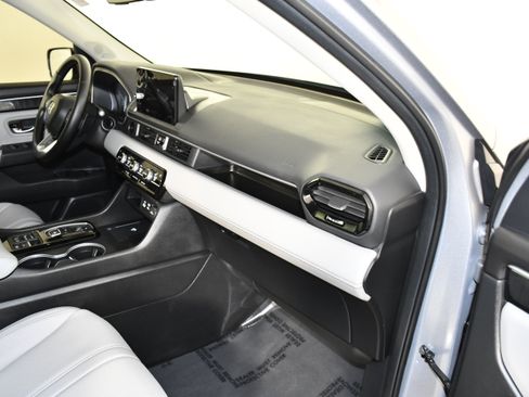 Certified 2025 Honda Pilot Elite image 42
