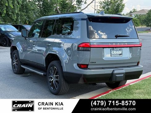 Used 2025 Lexus GX 550 AWD/4WD image 5