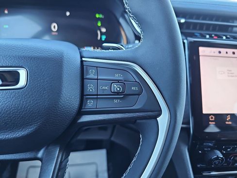 Used 2022 Jeep Grand Cherokee Limited 4xe image 22