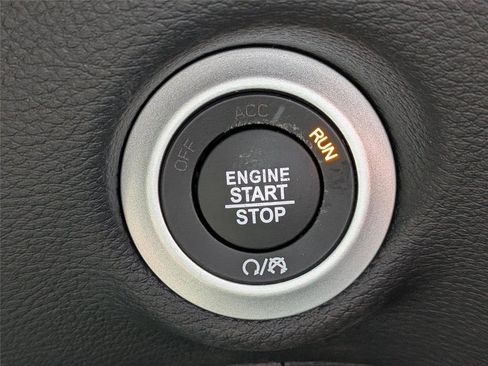 New 2026 Chrysler Pacifica Select FWD image 32