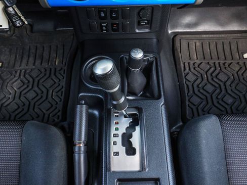 Used 2007 Toyota FJ Cruiser 4WD w/ Upgrade Pkg 1 image 25
