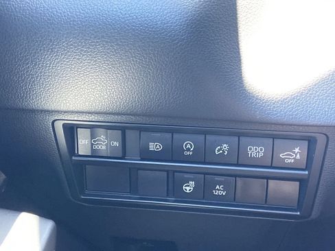 Used 2023 Toyota Tundra Limited AWD/4WD image 13