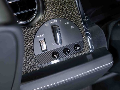 Used 2020 Rolls-Royce Wraith RWD image 40