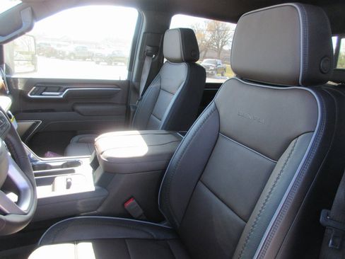 New 2026 GMC Sierra 3500 Denali w/ Denali Reserve Package image 14