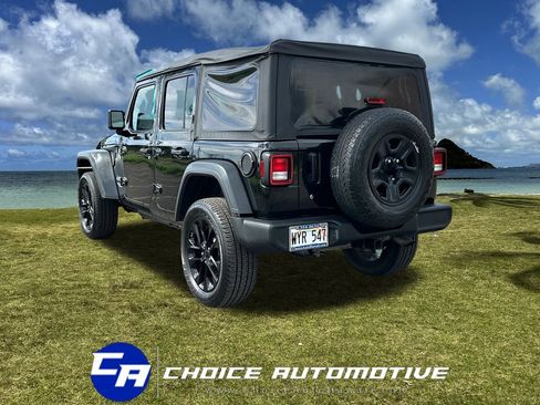 Used 2018 Jeep Wrangler Unlimited Sport image 5