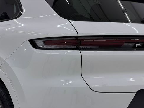 Used 2024 Porsche Cayenne AWD image 13