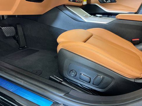 Used 2025 BMW 330i Sedan w/ Premium Package RWD image 12