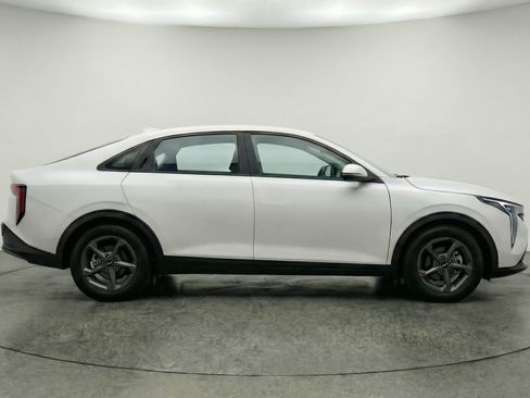 Used 2025 Kia K4 FWD image 11