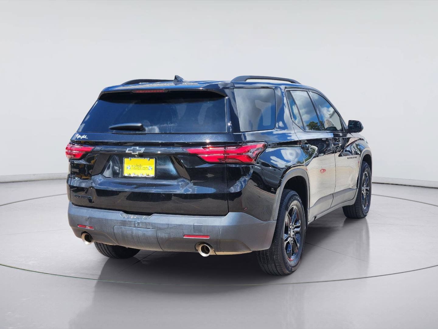 Certified 2022 Chevrolet Traverse LS w/ Midnight/Sport Edition FWD image 5