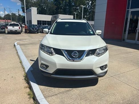 Used 2016 Nissan Rogue SL w/ SL Premium Package FWD image 2