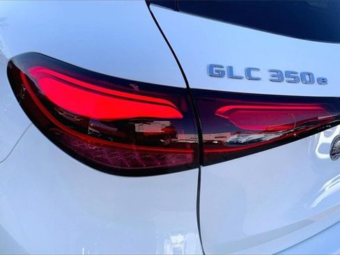 Used 2025 Mercedes-Benz GLC 350e 4MATIC image 25