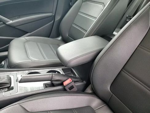 Used 2017 Volkswagen Passat 1.8T SE w/ SE Lighting Package image 21