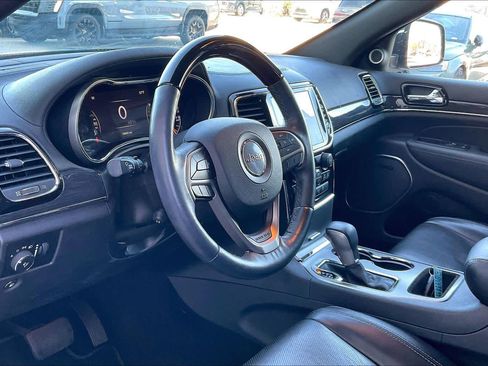 Used 2019 Jeep Grand Cherokee Overland image 15