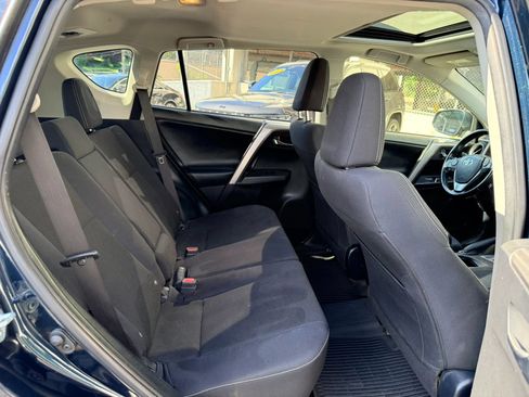 Used 2018 Toyota RAV4 XLE AWD/4WD image 22