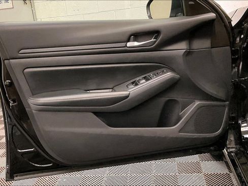 Certified 2024 Nissan Altima 2.5 SV image 18