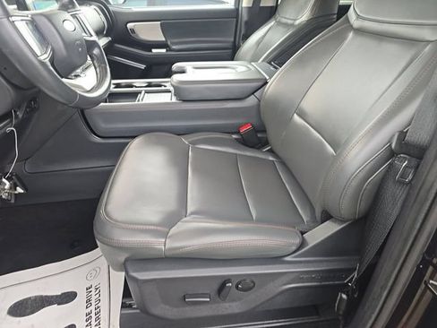 Used 2025 Ford Expedition Active AWD/4WD image 9