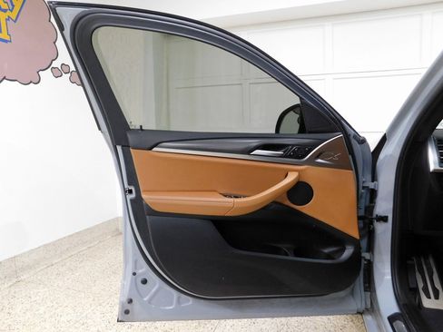 Used 2023 BMW X4 xDrive30i image 23