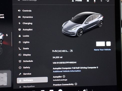 Used 2023 Tesla Model 3 Standard Range image 10
