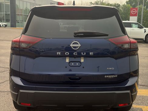 Certified 2026 Nissan Rogue SV AWD/4WD image 7