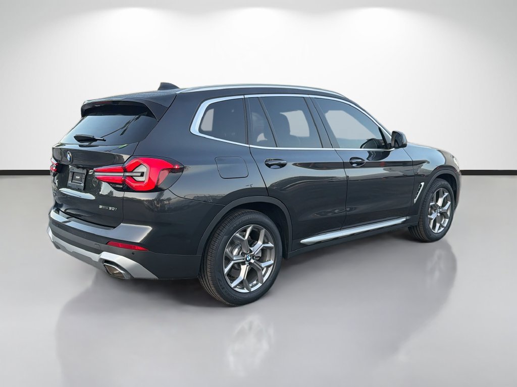 Used 2023 BMW X3 sDrive30i w/ Premium Package RWD image 3