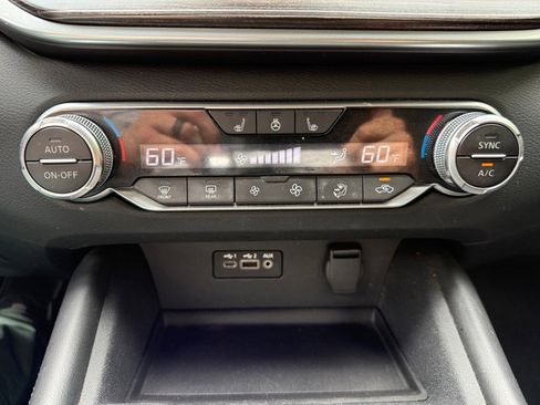 Used 2019 Nissan Altima 2.5 Platinum AWD/4WD image 24