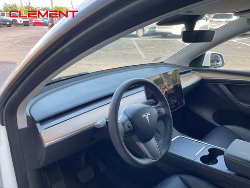 Used 2023 Tesla Model Y Performance AWD/4WD image 16