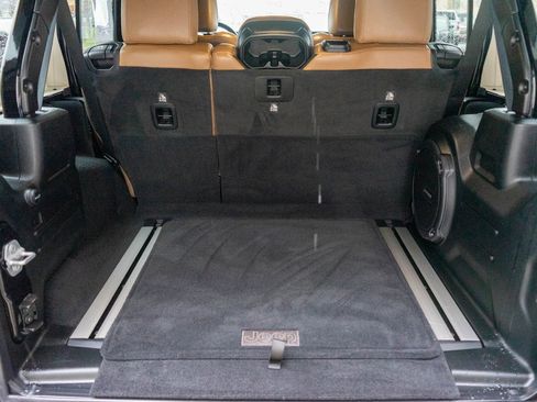 Used 2020 Jeep Wrangler Unlimited Rubicon image 35