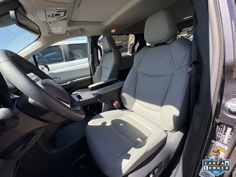 Certified 2025 Toyota Sienna XLE AWD/4WD image 15