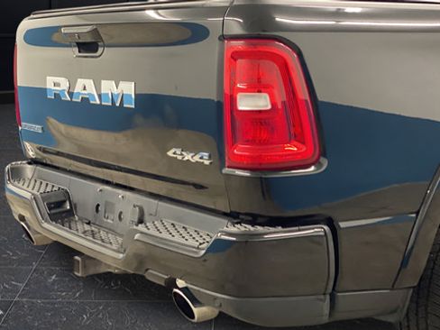 Used 2025 RAM 1500 Big Horn AWD/4WD image 40