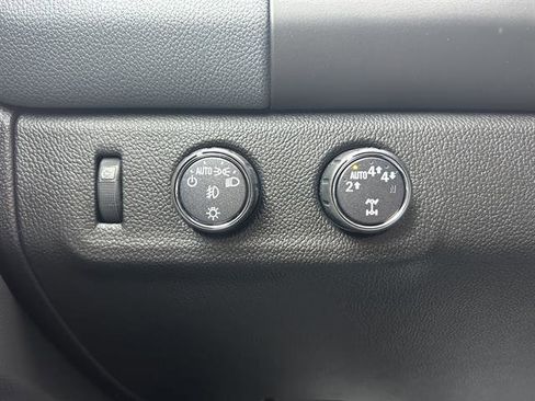 Certified 2022 Chevrolet Colorado Z71 w/ Z71 Midnight Edition image 29