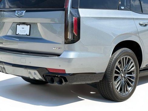 Certified 2024 Cadillac Escalade V w/ LPO, ONYX Package AWD/4WD image 17