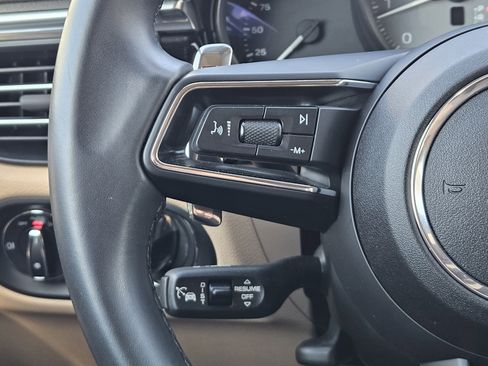 Certified 2025 Porsche Macan S image 26