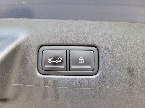 Used 2025 Hyundai Santa Fe SEL FWD image 10