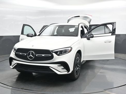Used 2024 Mercedes-Benz GLC 300 4MATIC image 47