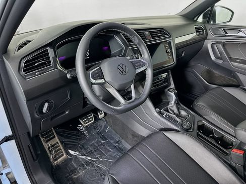 Used 2023 Volkswagen Tiguan SE R-Line AWD/4WD image 13