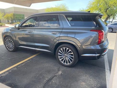 Used 2024 Hyundai Palisade Calligraphy AWD/4WD image 2