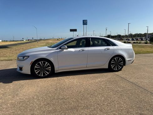 Used 2019 Lincoln MKZ Reserve FWD image 4