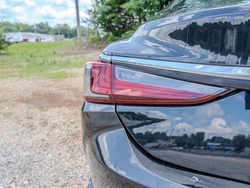 Used 2020 Lexus ES 350 w/ Premium Package FWD image 10