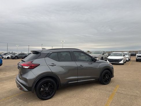 Used 2022 Nissan Kicks SR w/ Premium Package image 23