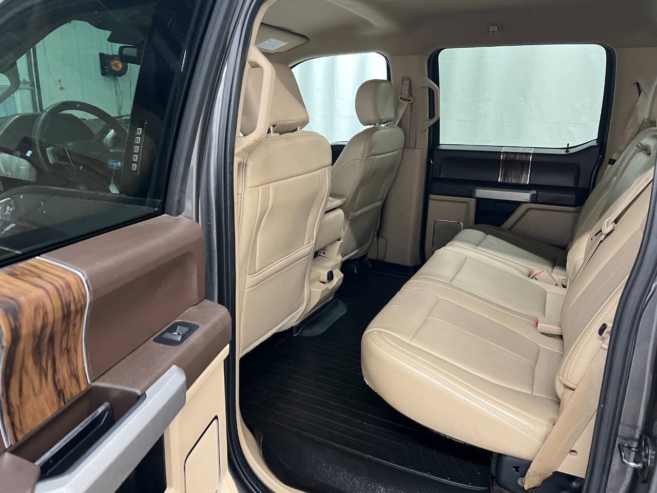 Used 2018 Ford F150 Lariat w/ Equipment Group 501A Mid AWD/4WD image 9