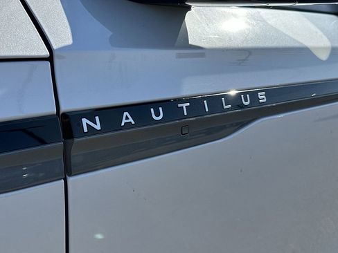 New 2026 Lincoln Nautilus Reserve w/ Jet Appearance Package AWD/4WD image 28